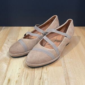 L’Amour des Pieds Tan Nubuck Mary Jane Flats. Size 7.5M